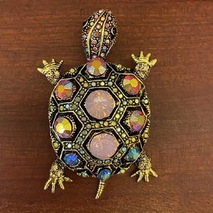 ✨ AB Crystal Turtle Pin